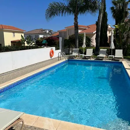 Poseidonia Gardens Villa *