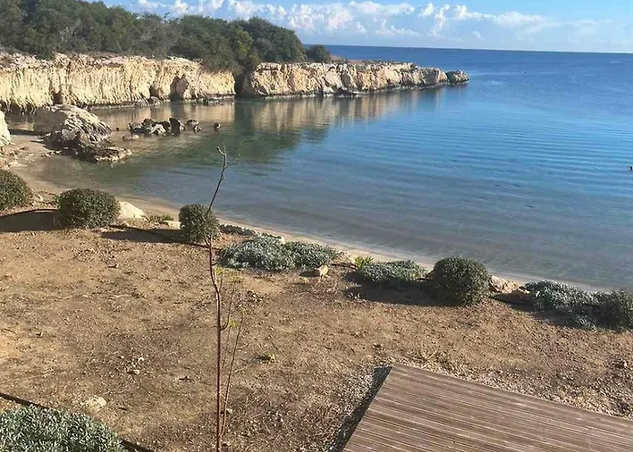 Poseidonia Gardens ヴィラ パラリムニ