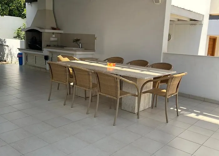 Poseidonia Gardens ヴィラ パラリムニ